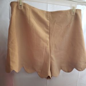 Tulip hem shorts